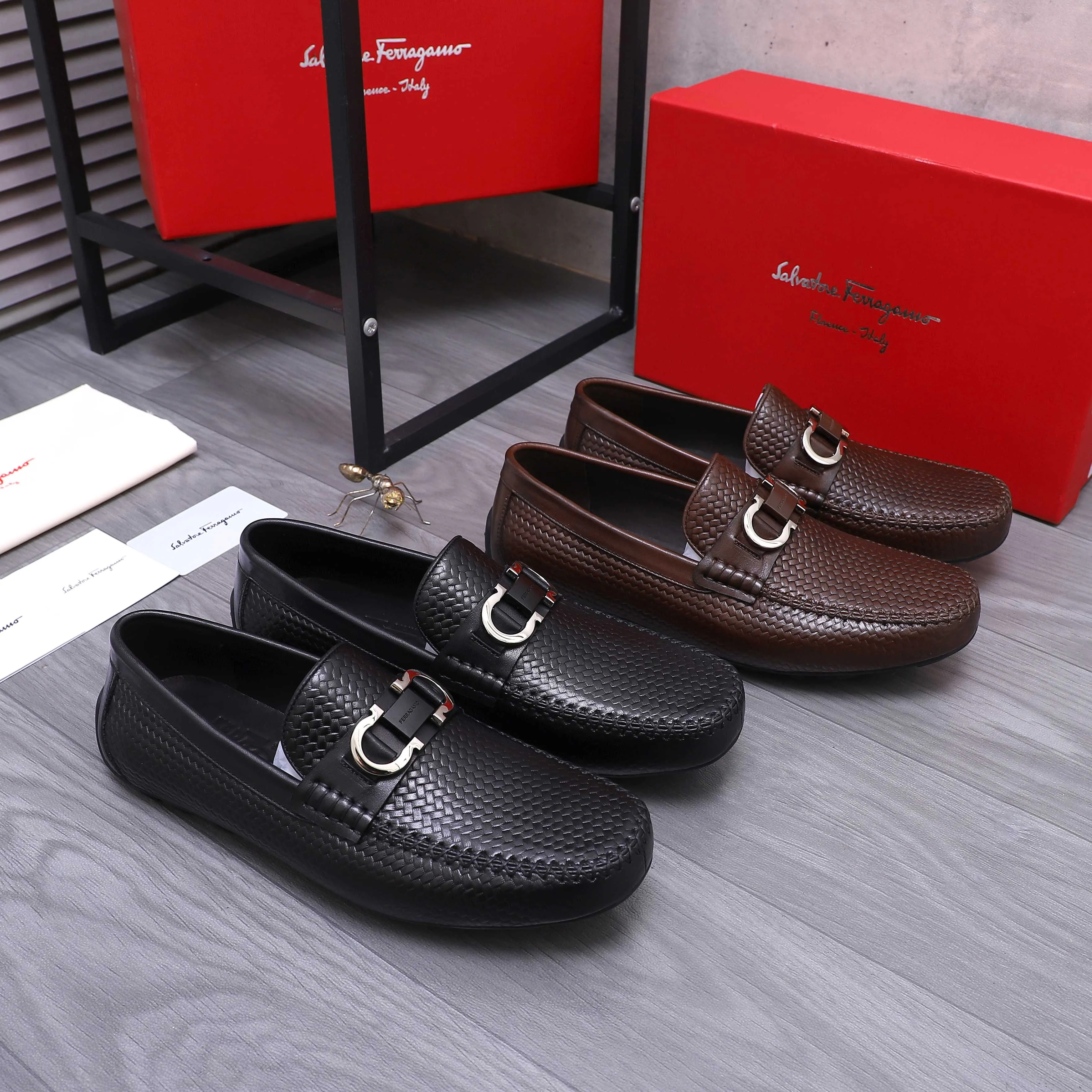 Men's shoes 💰480 Product trademark: Ferragamo "Ferragamo" casual slip-on shoes Regular size: 38-45 (45 is custom-made and non-returnable) Product materials: Selected first-layer embossed cowhide upper, cowhide lining, rubber outsole